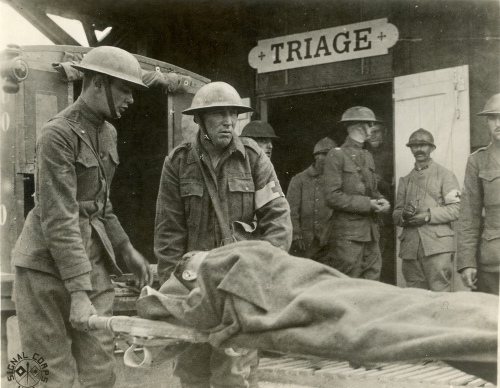 Wounded_triage_france_wwi